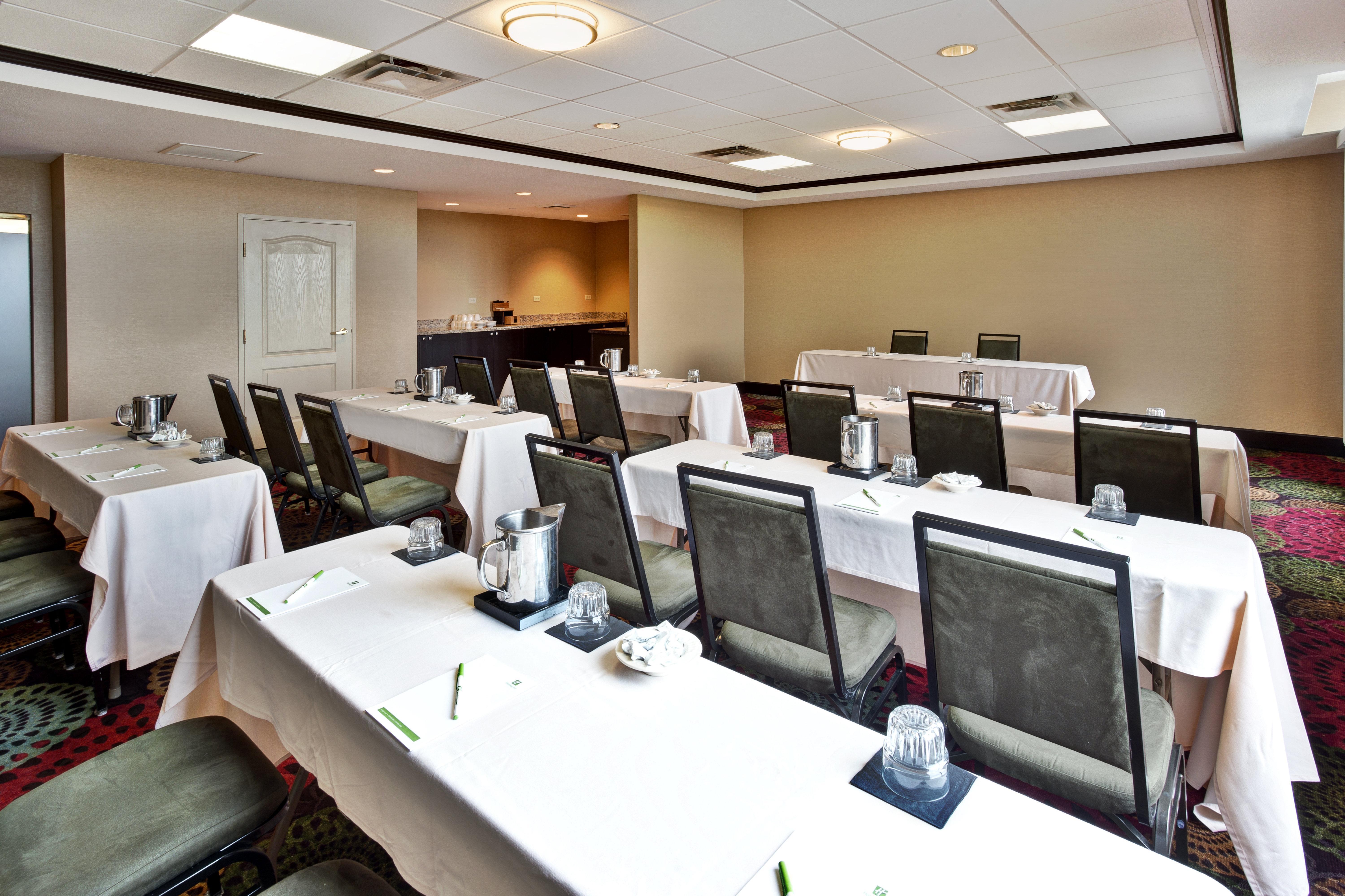 Holiday Inn Hotel & Suites Chicago Northwest - Elgin By Ihg Экстерьер фото